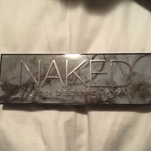Urban Decay Naked Smoky Eyeshadow Palette
